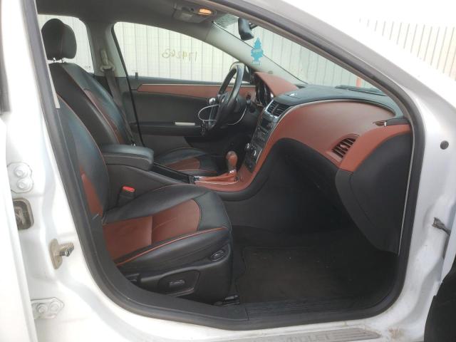 1G1ZK57B59F206732 - 2009 CHEVROLET MALIBU LTZ თეთრი ფოტო 5