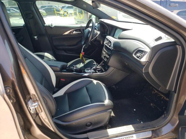 SJKCH5CP7JA048227 - 2018 INFINITI QX30 BASE Շագանակագույն լուսանկար 5