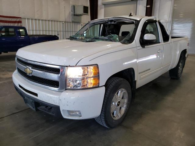 1GCEK39069Z142169 - 2009 CHEVROLET 1500 WHITE photo 2