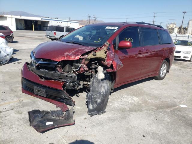 5TDKZ3DC4JS930471 - 2018 TOYOTA SIENNA LE MAROON photo 2