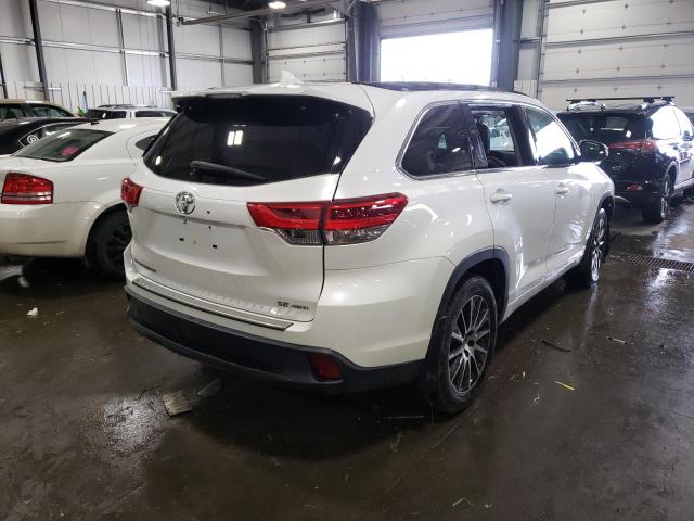 5TDJZRFH7JS894959 - 2018 TOYOTA HIGHLANDER WHITE photo 4