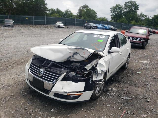 WVWEK73C98E130808 - 2008 VOLKSWAGEN PASSAT LUX WHITE photo 2