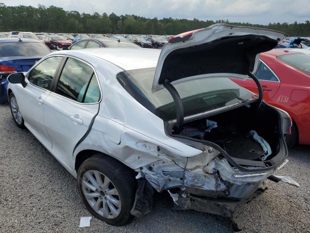 4T1B11HK2JU081106 - 2018 TOYOTA CAMRY L WHITE photo 3