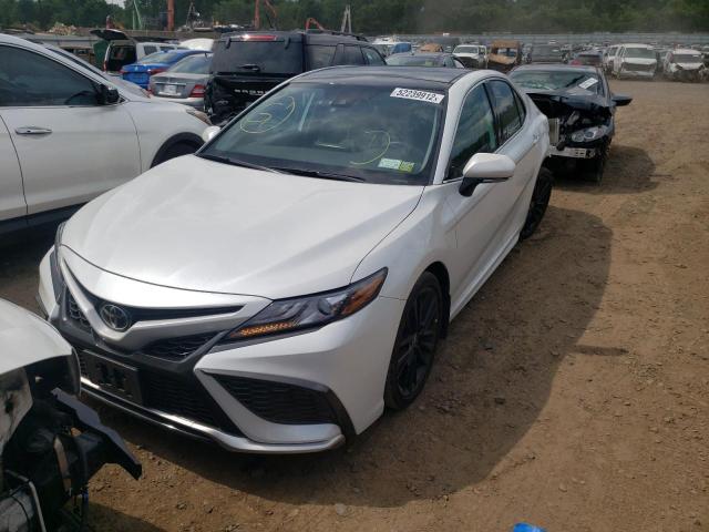 4T1K61BK4MU034030 - 2021 TOYOTA CAMRY XSE WHITE photo 2