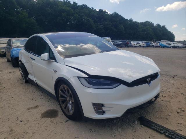 5YJXCBE29JF113931 - 2018 TESLA MODEL X WHITE photo 1