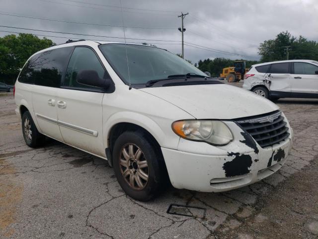 2C4GP54L65R247435 - 2005 CHRYSLER TOWN & COU WHITE photo 1