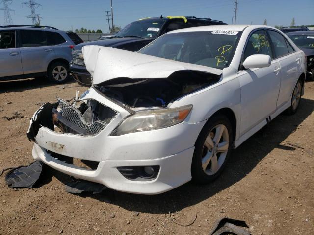 4T1BF3EK9BU751365 - 2011 TOYOTA CAMRY BASE WHITE photo 2