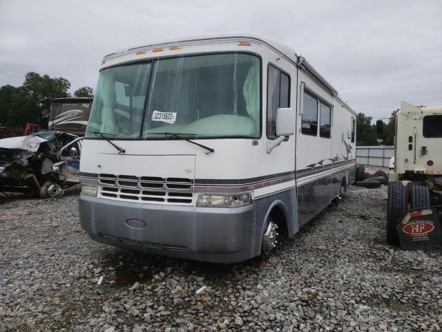 5B4MP67G733357221 - 2003 WORKHORSE CUSTOM CHASSIS MOTORHOME WHITE photo 2