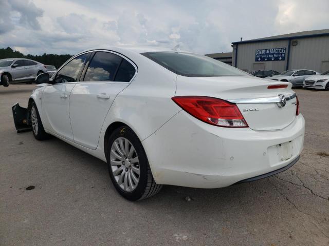 W04GU5GC6B1022401 - 2011 BUICK REGAL CXL WHITE photo 3