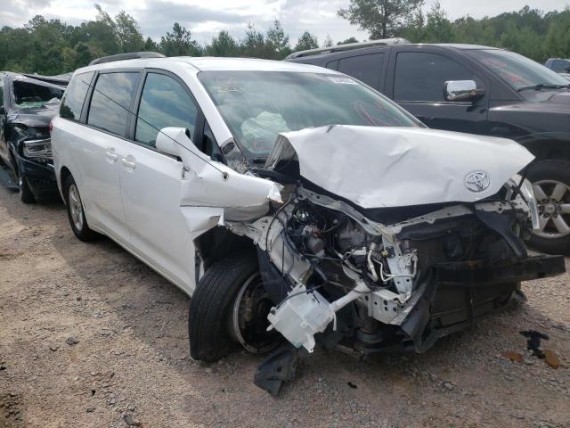 5TDKK3DC2DS380387 - 2013 TOYOTA SIENNA LE WHITE photo 1