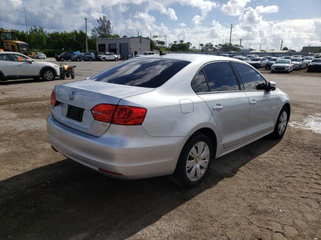 3VWD17AJ9EM262339 - 2014 VOLKSWAGEN JETTA SE SILVER photo 4