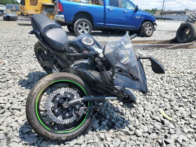 JKAEXEJ15KDA03281 - 2019 KAWASAKI EX650 J შავი ფოტო 1