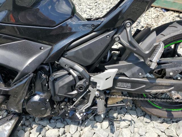 JKAEXEJ15KDA03281 - 2019 KAWASAKI EX650 J შავი ფოტო 7