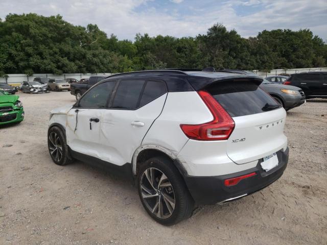 YV4162XZ8K2004692 - 2019 VOLVO XC40 T5 MO WHITE photo 3