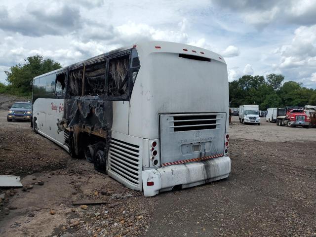 2M93JMPAX4W062385 - 2004 MOTOR COACH INDUSTRIES TRANSIT BU WHITE photo 3