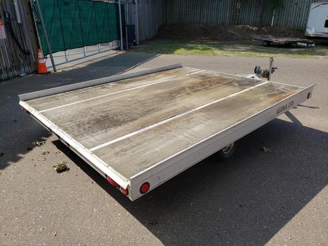 1YGST1017YB000769 - 2000 ALUM TRAILER SILVER photo 4