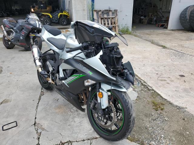 JKBZXJF15JA014244 - 2018 KAWASAKI ZX636 F SILVER photo 1