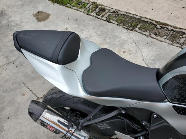 JKBZXJF15JA014244 - 2018 KAWASAKI ZX636 F SILVER photo 6