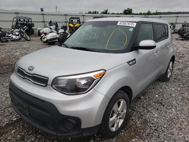 KNDJN2A20J7560692 - 2018 KIA SOUL SILVER photo 2