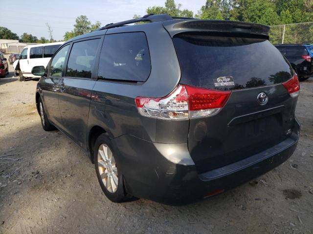 5TDJK3DC0BS027011 - 2011 TOYOTA SIENNA LE GRAY photo 3