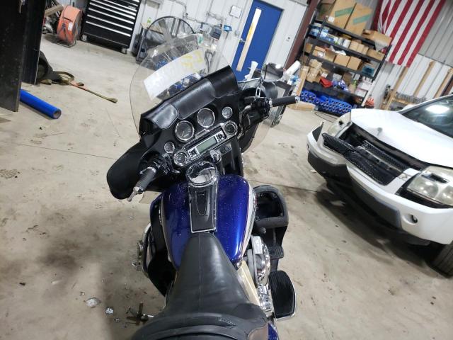 1HD1FCW166Y693802 - 2006 HARLEY-DAVIDSON FLHTCUI 双色 照片 5