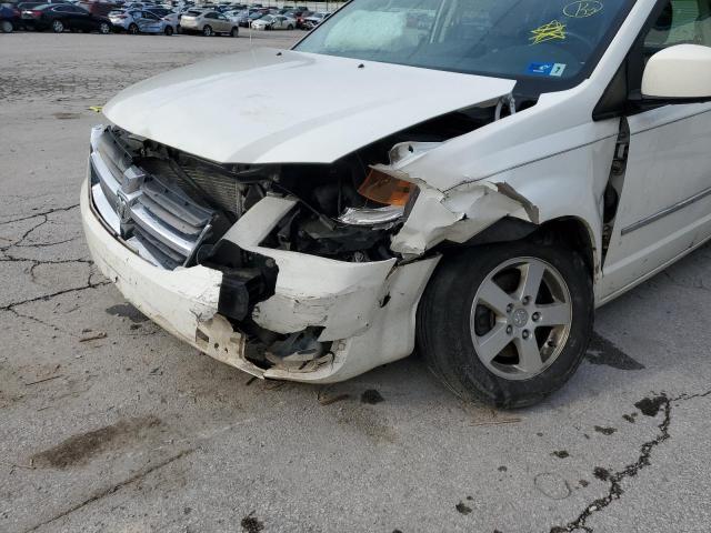 2D4RN5D17AR126231 - 2010 DODGE GRAND CARA WHITE photo 9