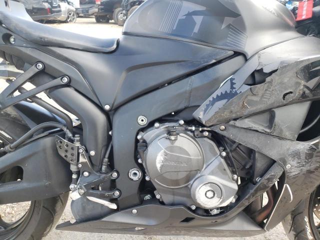 JH2PC40468M100972 - 2008 HONDA CBR 600RR BLACK photo 7