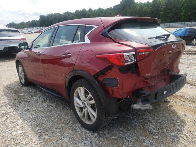 SJKCH5CPXJA060923 - 2018 INFINITI QX30 BASE RED photo 3