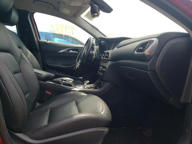 SJKCH5CPXJA060923 - 2018 INFINITI QX30 BASE RED photo 5