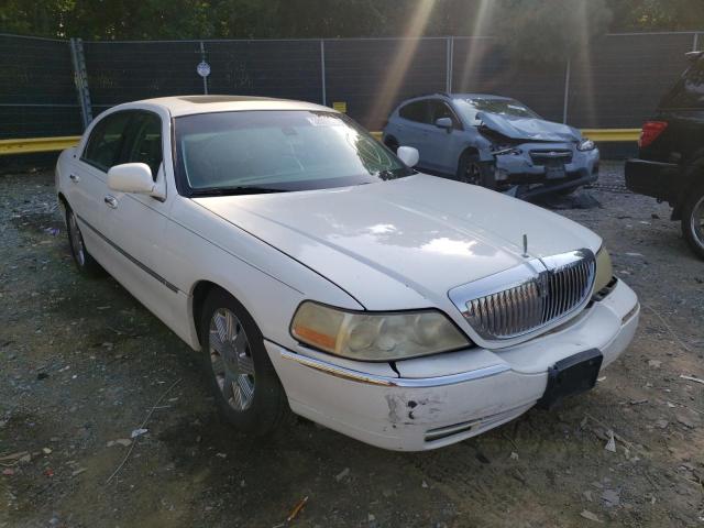 1LNHM83WX3Y601620 - 2003 LINCOLN TOWNCAR WHITE photo 1