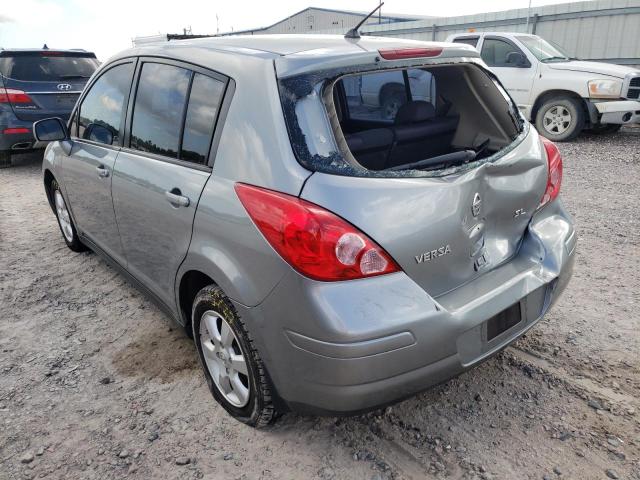 3N1BC13E38L423752 - 2008 NISSAN VERSA S GRAY photo 3