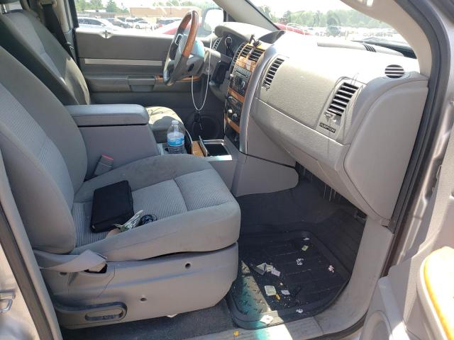 1A8HW58N18F131034 - 2008 CHRYSLER ASPEN LIMI SILVER photo 5