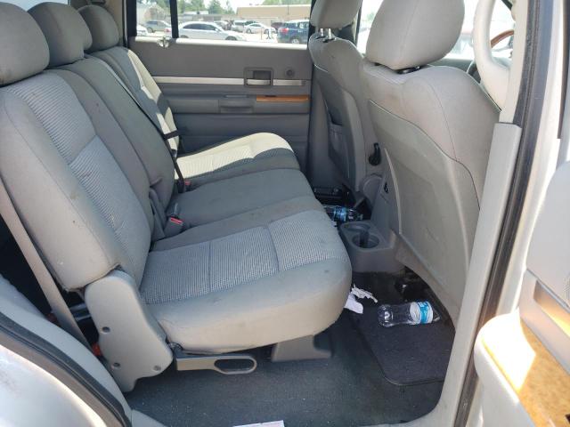 1A8HW58N18F131034 - 2008 CHRYSLER ASPEN LIMI SILVER photo 6