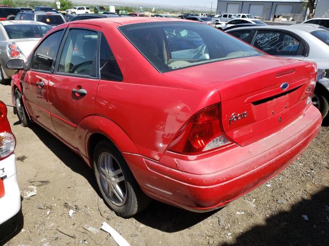 1FAHP38Z24W111726 - 2004 FORD FOCUS ZTS RED photo 3