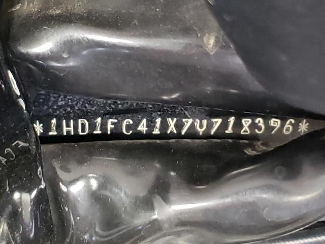 1HD1FC41X7Y718396 - 2007 HARLEY-DAVIDSON FLHTCUI 黑色 照片 10