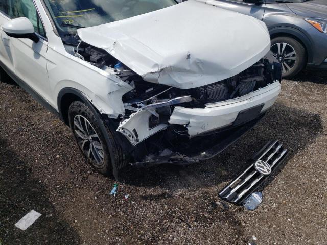 3VV2B7AX9LM048400 - 2020 VOLKSWAGEN TIGUAN SE WHITE photo 9