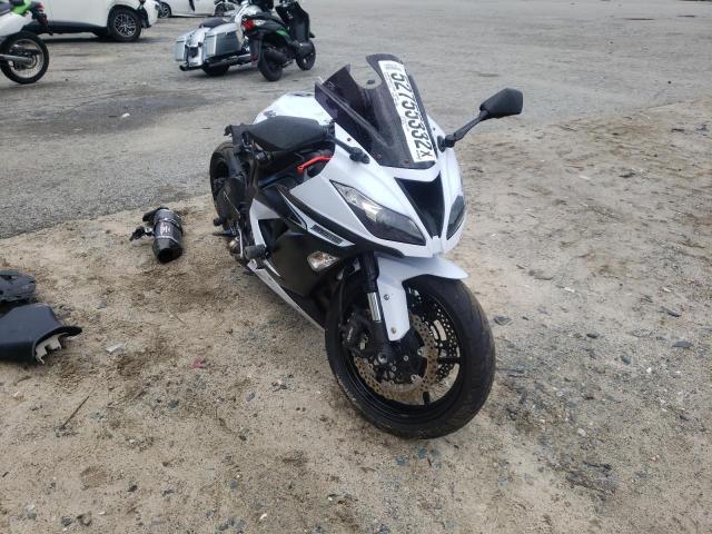 JKBZXJE11DA002176 - 2013 KAWASAKI ZX636 E WHITE photo 1