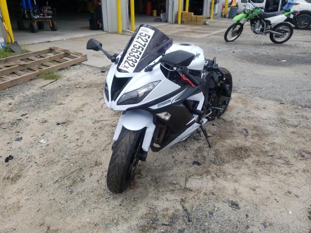 JKBZXJE11DA002176 - 2013 KAWASAKI ZX636 E WHITE photo 2