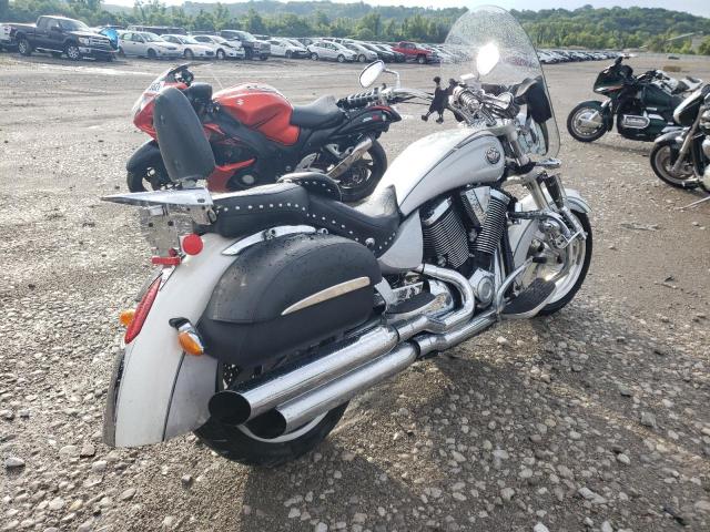 5VPCB16D253009328 - 2005 VICTORY MOTORCYCLES VEGAS 银色 照片 4