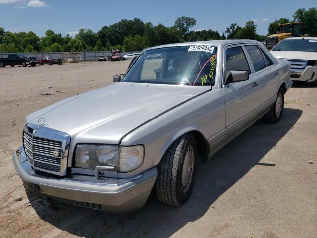 WDBCA24D3LA553760 - 1990 MERCEDES-BENZ 300 SE SILVER photo 2