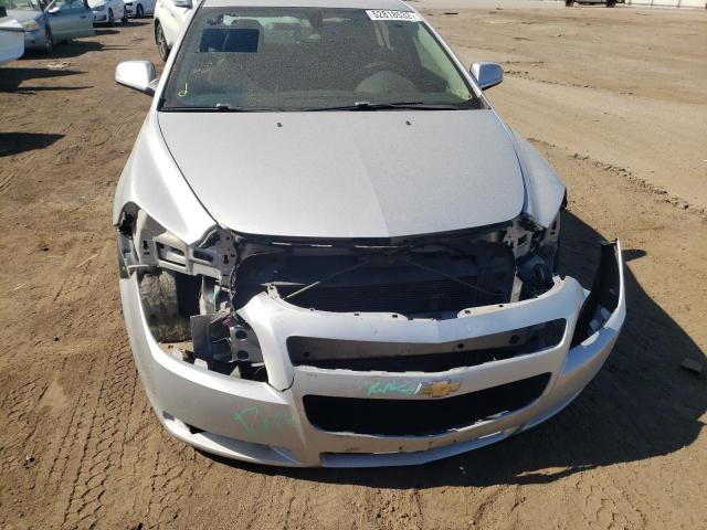 1G1ZC5EU4BF140701 - 2011 CHEVROLET MALIBU 1LT SILVER photo 9