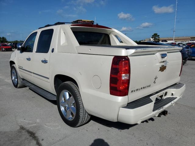 3GNMCGE05DG168882 - 2013 CHEVROLET AVALANCHE LTZ  photo 3