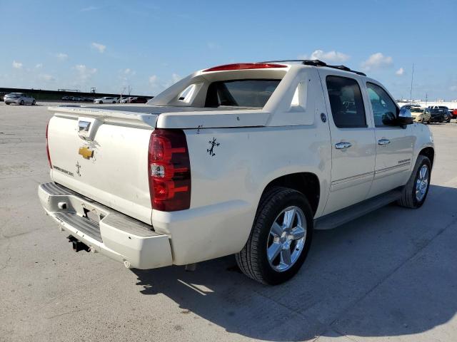 3GNMCGE05DG168882 - 2013 CHEVROLET AVALANCHE LTZ  photo 4