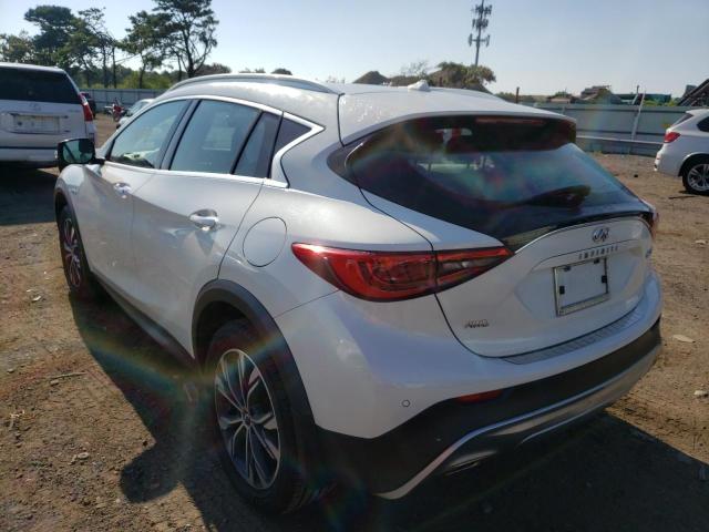 SJKCH5CR2JA043616 - 2018 INFINITI QX30 PURE WHITE photo 3