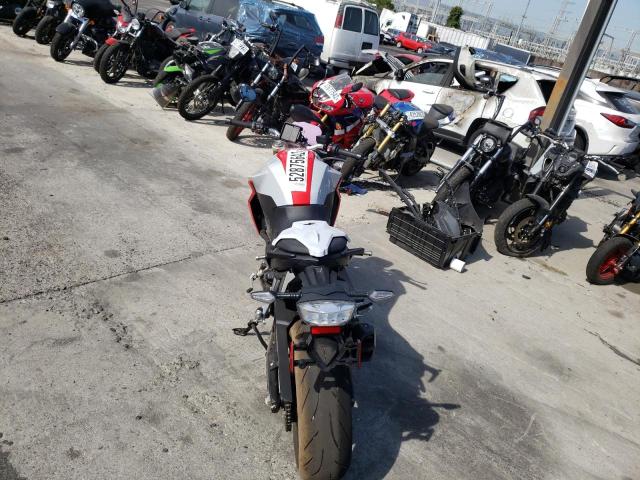 WB10K1305M6D93525 - 2021 BMW F 900 R TWO TONE photo 4