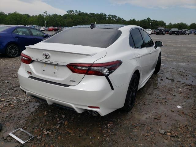 4T1K61AKXNU011872 - 2022 TOYOTA CAMRY XSE WHITE photo 4