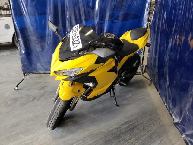 JKAEXKG1XNDAE4432 - 2022 KAWASAKI EX400 YELLOW photo 2