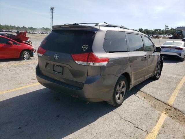 5TDKK3DC3ES470021 - 2014 TOYOTA SIENNA LE GRAY photo 4