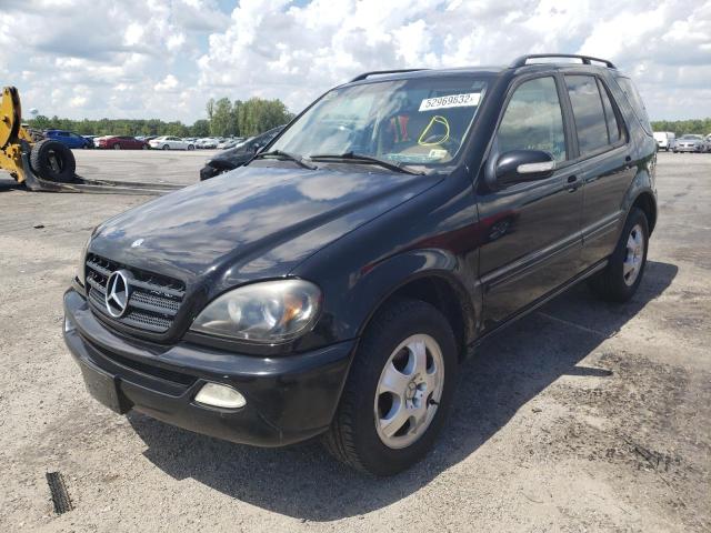 4JGAB54E32A359126 - 2002 MERCEDES-BENZ ML 320 BLACK photo 2