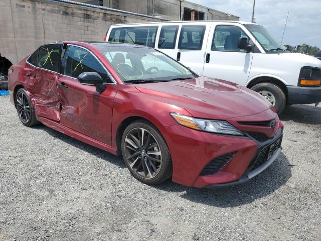 4T1BZ1HK4JU506706 - 2018 TOYOTA CAMRY XSE MAROON photo 1